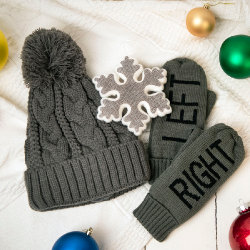 Подарочный набор HUG: варежки, шапка, украшение новогоднее, серый (серый)